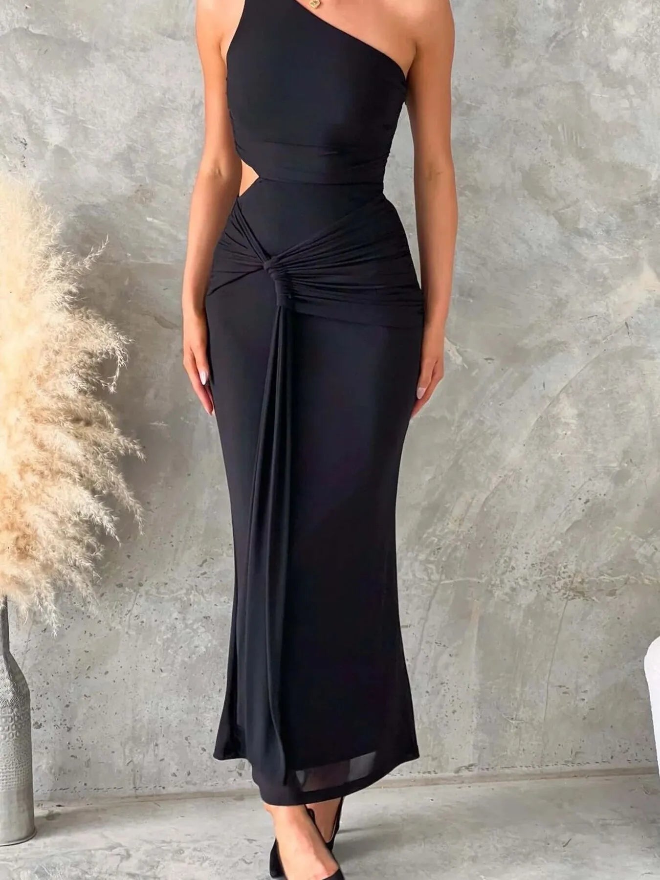 One-Shoulder Cutout Bodycon Maxi Dress – US Zona Markeplace One-Shoulder Cutout Bodycon Maxi Dress – US Zona Markeplace
